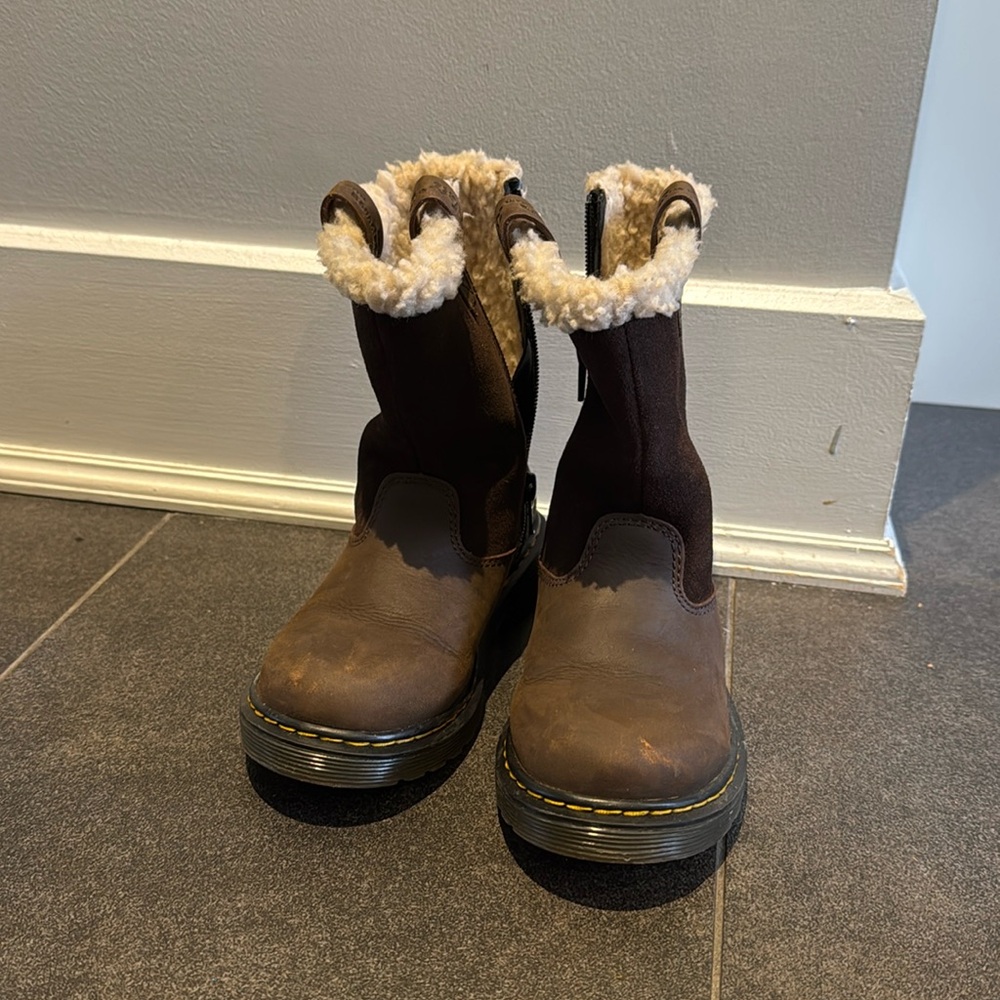 Doc Martens kids sherling brown boots size 1